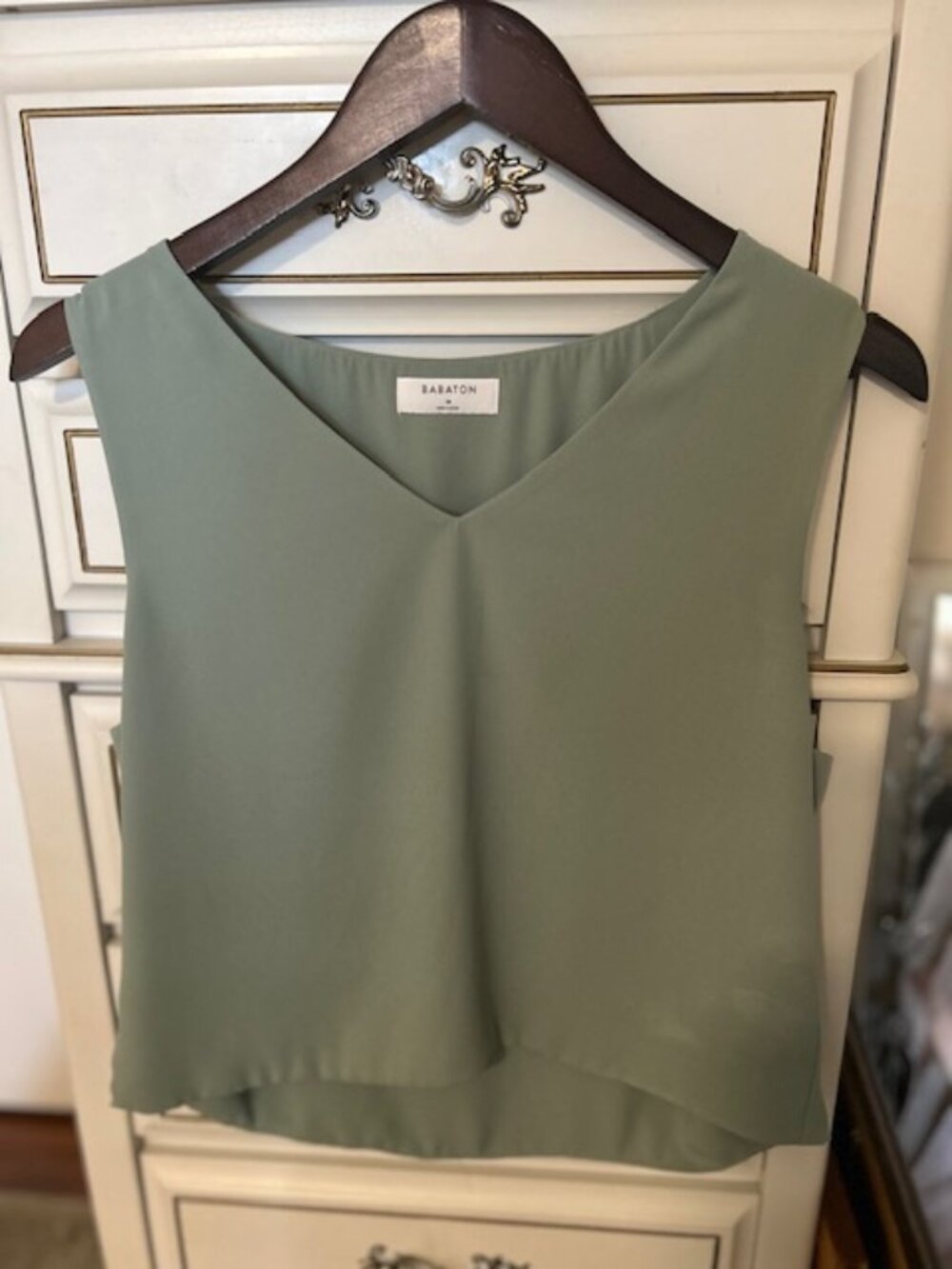 Sage green sleeveless blouse in medium from Babaton (Aritzia)